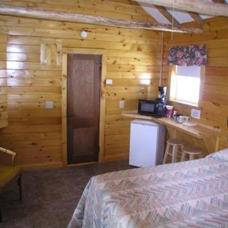 Maple Leaf Motel Schroon Lake Exterior photo