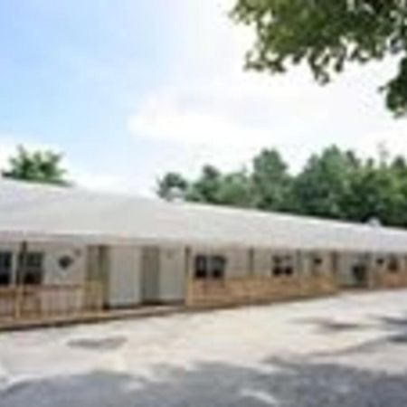 Maple Leaf Motel Schroon Lake Exterior photo