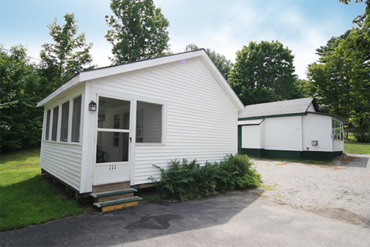 Maple Leaf Motel Schroon Lake Exterior photo
