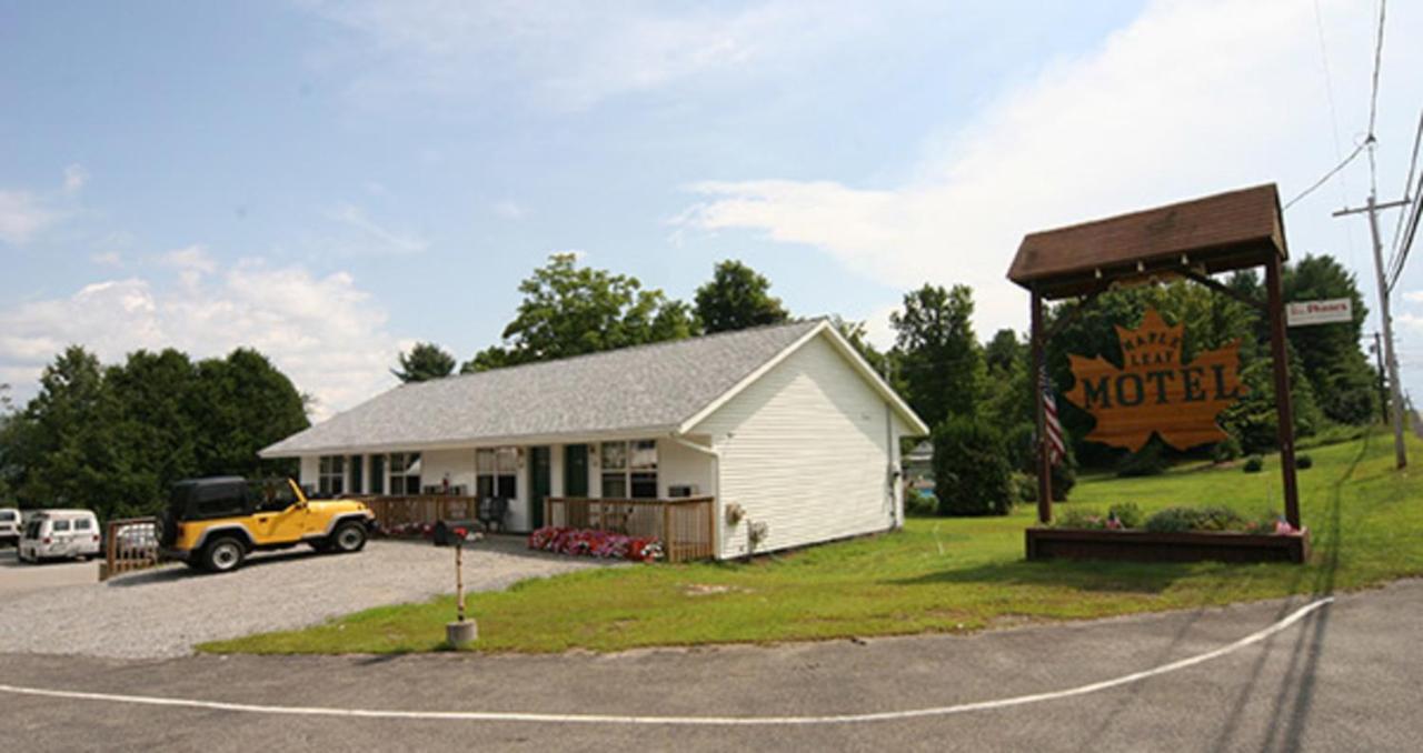 Maple Leaf Motel Schroon Lake Exterior photo