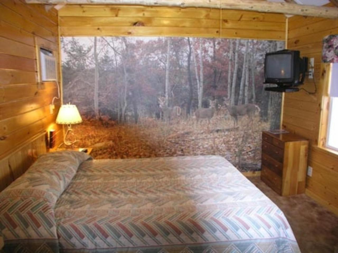 Maple Leaf Motel Schroon Lake Exterior photo